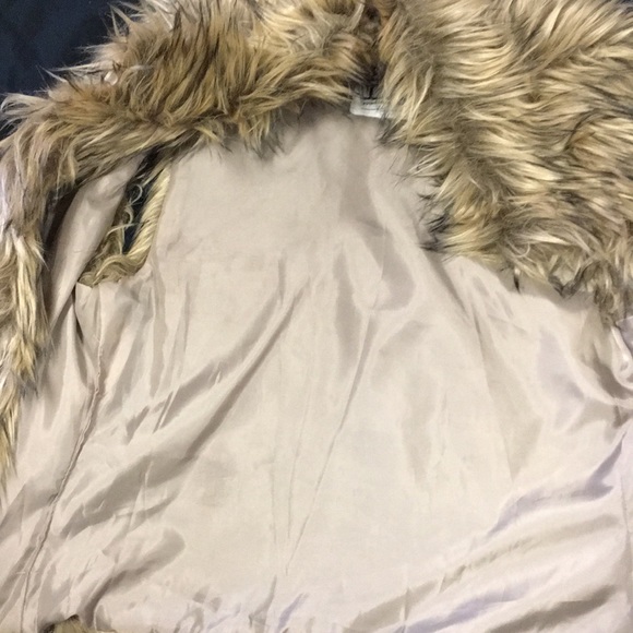 Faux fur vest - Picture 6 of 7